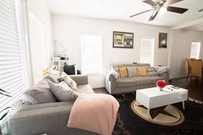 915 Lindsey Ln, Tyler, TX 75701 - Photo 4