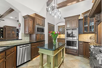 2306 Kingsmill Cir., Tyler, TX 75703 - Photo 14