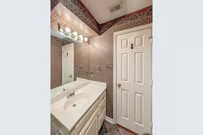 725 Beth Dr, Tyler, TX 75703 - Photo 32