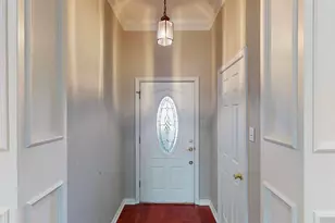 725 Beth Dr, Tyler, TX 75703 - Photo 2