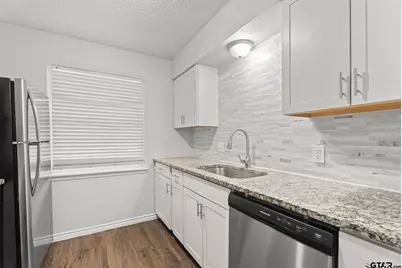 429 Johnson St, Longview, TX 75602 - Photo 8