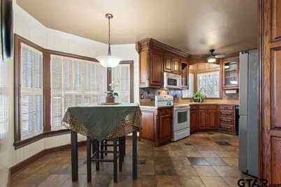 205 N Henry St, Lindale, TX 75771 - Photo 8