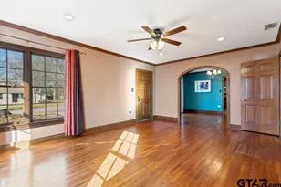 205 N Henry St, Lindale, TX 75771 - Photo 4