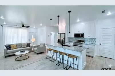 20428 High Point Dr, Flint, TX 75762 - Photo 1