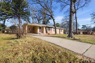 201 Woodbine Dr, Palestine, TX 75803 - Photo 2