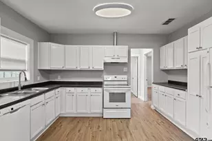 1409 N Carlyle, Tyler, TX 75702 - Photo 10