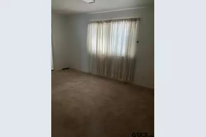 2806 N Glass Avenue, Tyler, TX 75702 - Photo 2