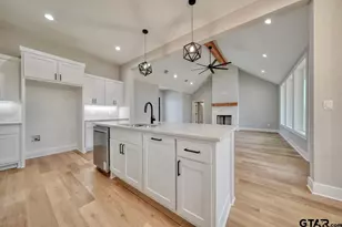 606 Prince Ln, Tyler, TX 75704 - Photo 8
