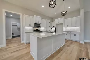 606 Prince Ln, Tyler, TX 75704 - Photo 6