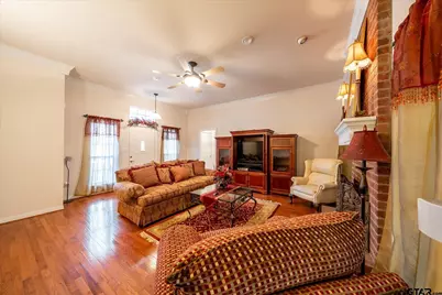 601 Kickapoo St, Chandler, TX 75758 - Photo 6