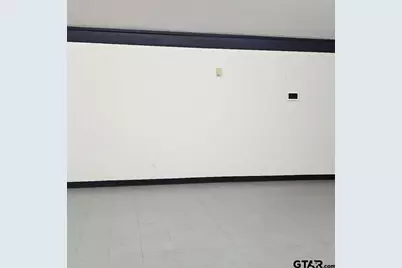 110 E Henderson St, Overton, TX 75684 - Photo 2