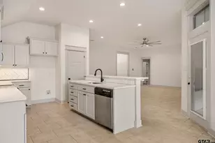 7343 Rockpoint Ln, Tyler, TX 75703 - Photo 10