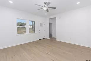 240 Elm St, Winona, TX 75792 - Photo 4