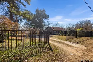 2516 Canton St, Tyler, TX 75702 - Photo 2