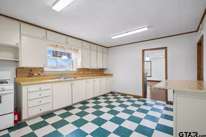 304 N Main, Lindale, TX 75771 - Photo 12