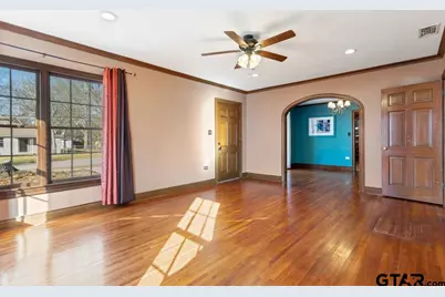 205 N Henry St, Lindale, TX 75771 - Photo 4