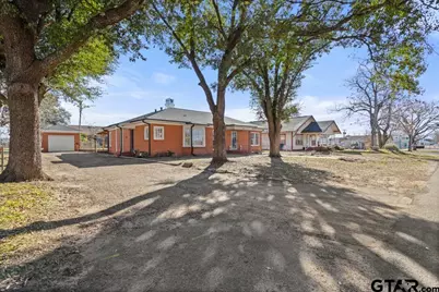 205 N Henry St, Lindale, TX 75771 - Photo 28