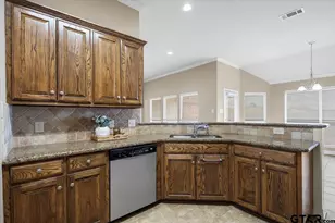 7277 Rockpoint Circle, Tyler, TX 75703 - Photo 10