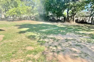 137 Ash St, Pittsburg, TX 75686 - Photo 16