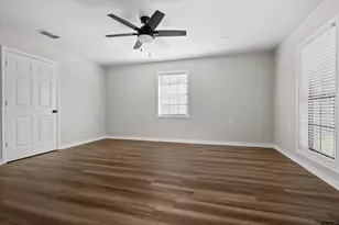 400 Baker St, Lindale, TX 75771 - Photo 18