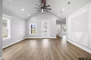 300 S Roden Ln, Gladewater, TX 75647 - Photo 8