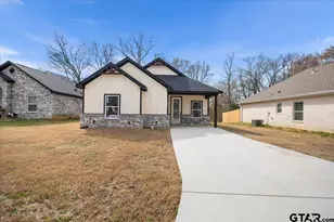 300 S Roden Ln, Gladewater, TX 75647 - Photo 2