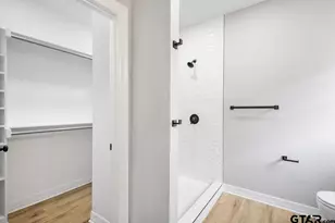 300 S Roden Ln, Gladewater, TX 75647 - Photo 16