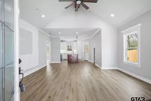 300 S Roden Ln, Gladewater, TX 75647 - Photo 6