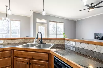 19541 Running West Dr, Flint, TX 75762 - Photo 8