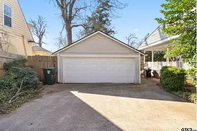 319 E 1st Street, Tyler, TX 75701 - Photo 18