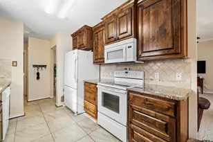 5401 Hollytree, Tyler, TX 75703 - Photo 12