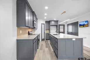 906 Duckenfield Ave, Tyler, TX 75701 - Photo 10