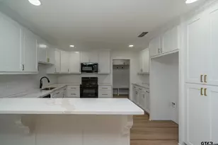 207 N White Oak Rd, White Oak, TX 75693 - Photo 14