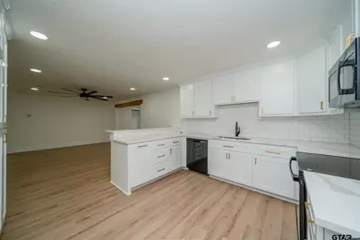 207 N White Oak Rd, White Oak, TX 75693 - Photo 18