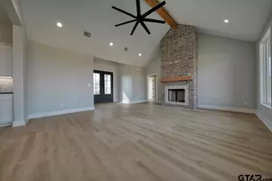 636 Prince Ln, Tyler, TX 75704 - Photo 6