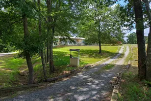 2811 Medlin Rd, Gilmer, TX 75645 - Photo 10