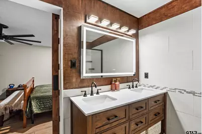 310 Windridge, Palestine, TX 75801 - Photo 16