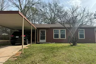 402 Milligan Dr, Pittsburg, TX 75686 - Photo 1