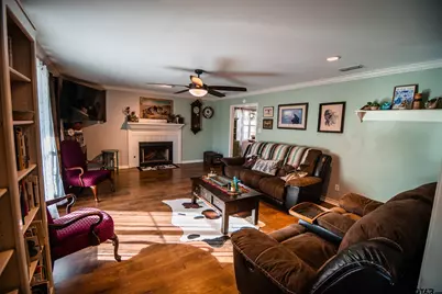 607 Quail, Gilmer, TX 75645 - Photo 2