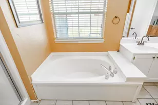 825 Braewood Cir, Lindale, TX 75771 - Photo 28