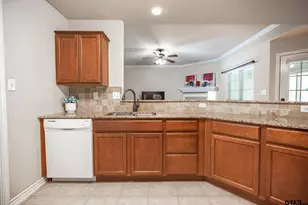 421 W Cumberland Rd, Tyler, TX 75703 - Photo 14