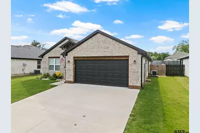 103 St. James, Mt Pleasant, TX 75455 - Photo 2