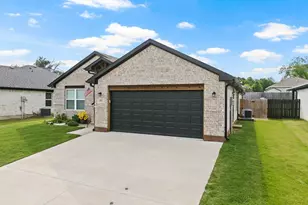 103 St James, Mt Pleasant, TX 75455 - Photo 2