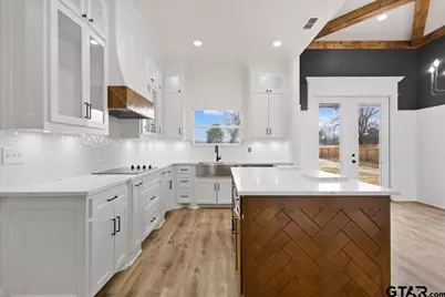 19395 Ridge Point Cir, Lindale, TX 75771 - Photo 10