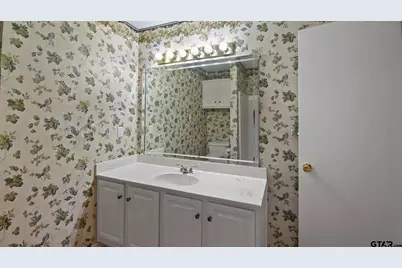 5401 Hollytree Dr #602, Tyler, TX 75703 - Photo 18