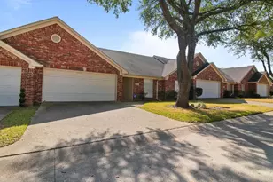 5401 Hollytree Dr, Tyler, TX 75703 - Photo 2