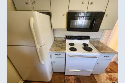 608 W 3rd Apt. B, Tyler, TX 75701 - Photo 18