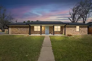 1105 W Garfield, Longview, TX 75602 - Photo 1