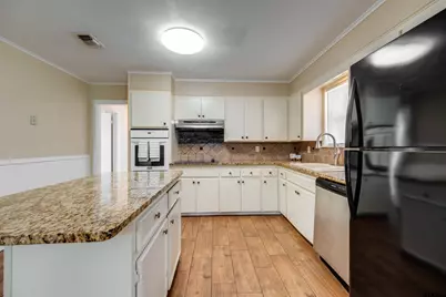 128 Clearview Dr, Palestine, TX 75803 - Photo 12