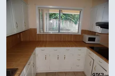 613 Beth, Tyler, TX 75703 - Photo 10